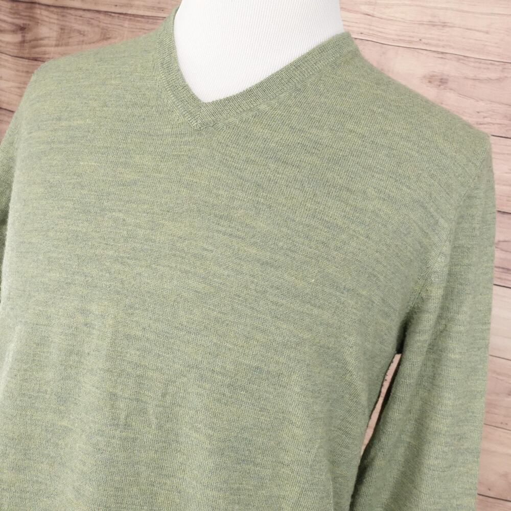 Calvin Klein Sweater Mens Large Merino Wool Pullover V-Neck Extra Fine‎ - Picture 2 of 8